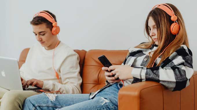What is Teen Cell Phone Addiction?