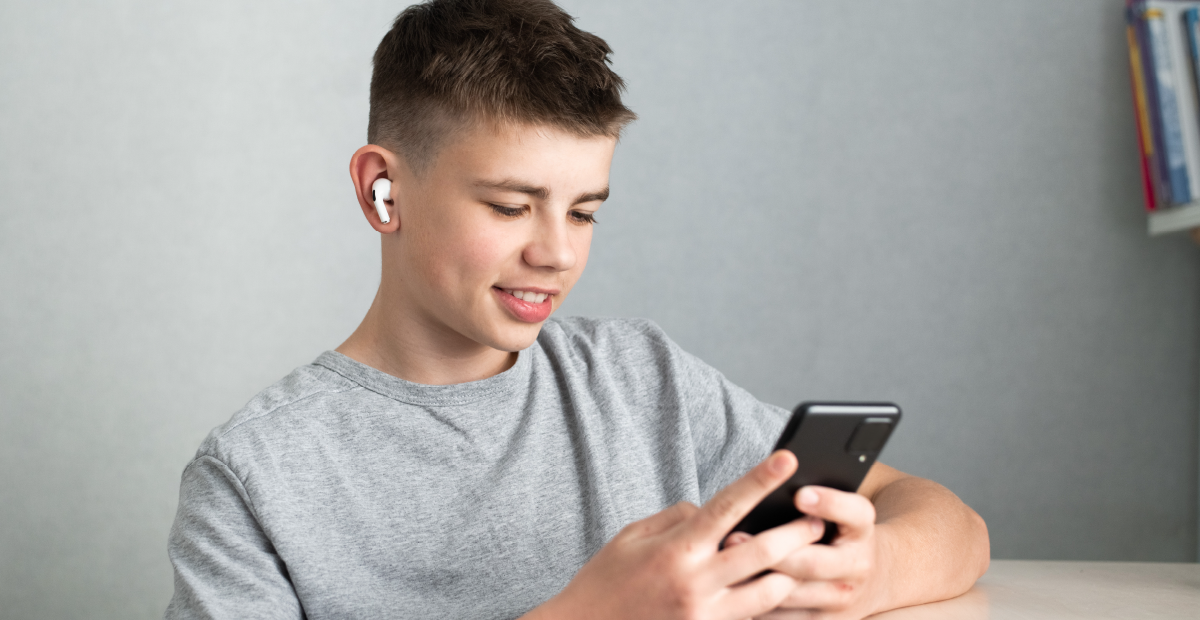 Parents Ask: What Age Should a Kid Get a Phone?