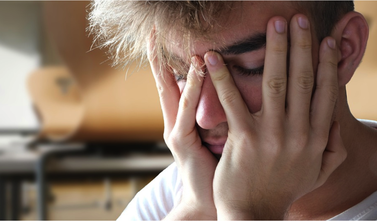 Teen showing signs of fentanyl use including fatigue and social withdrawal