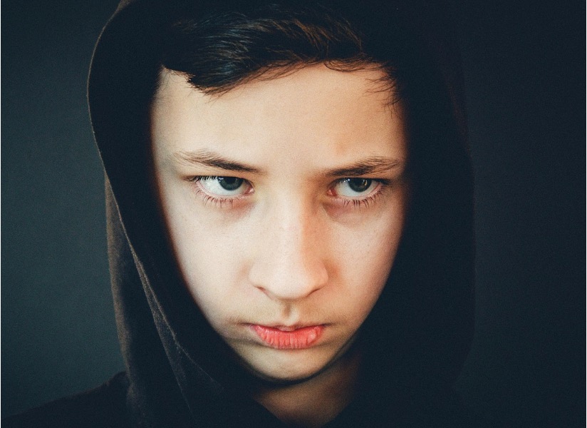 A teen struggling with the psychological effects of a cocaine comedown.