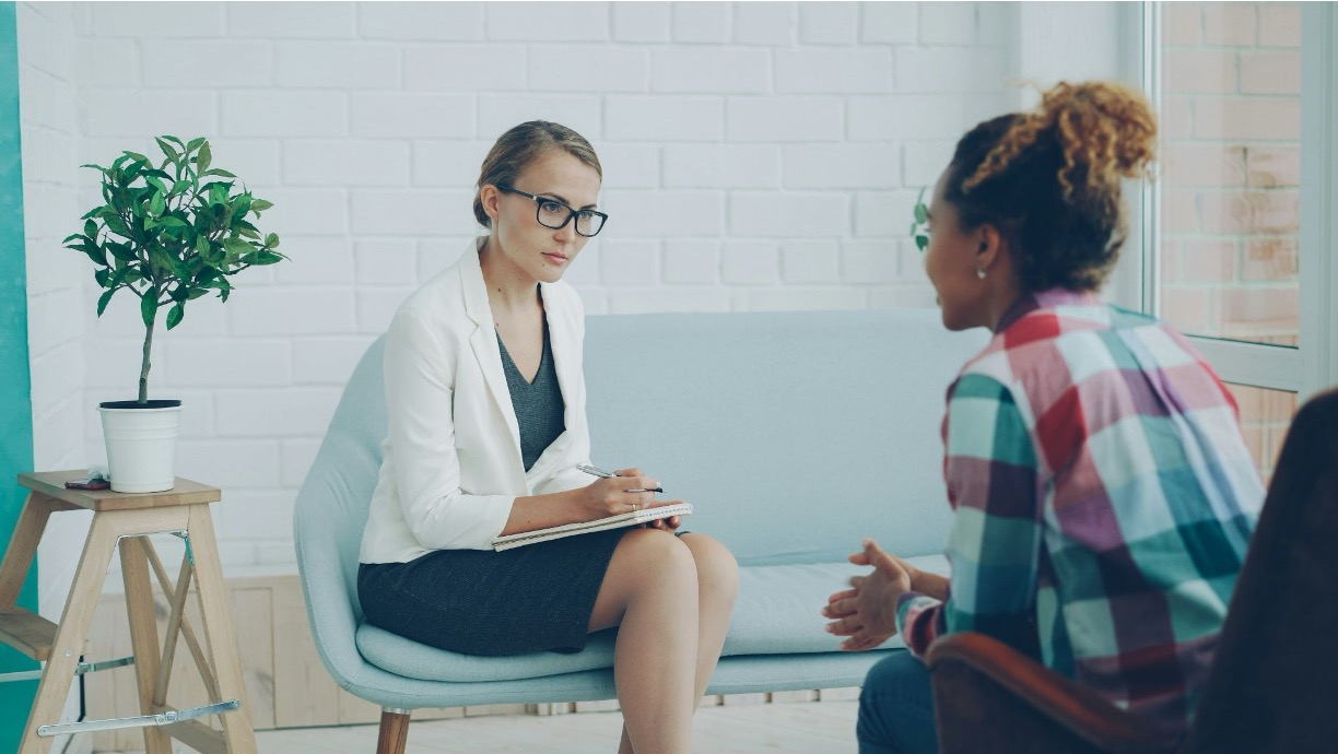 Teen undergoing IOP with a clinical psychologist