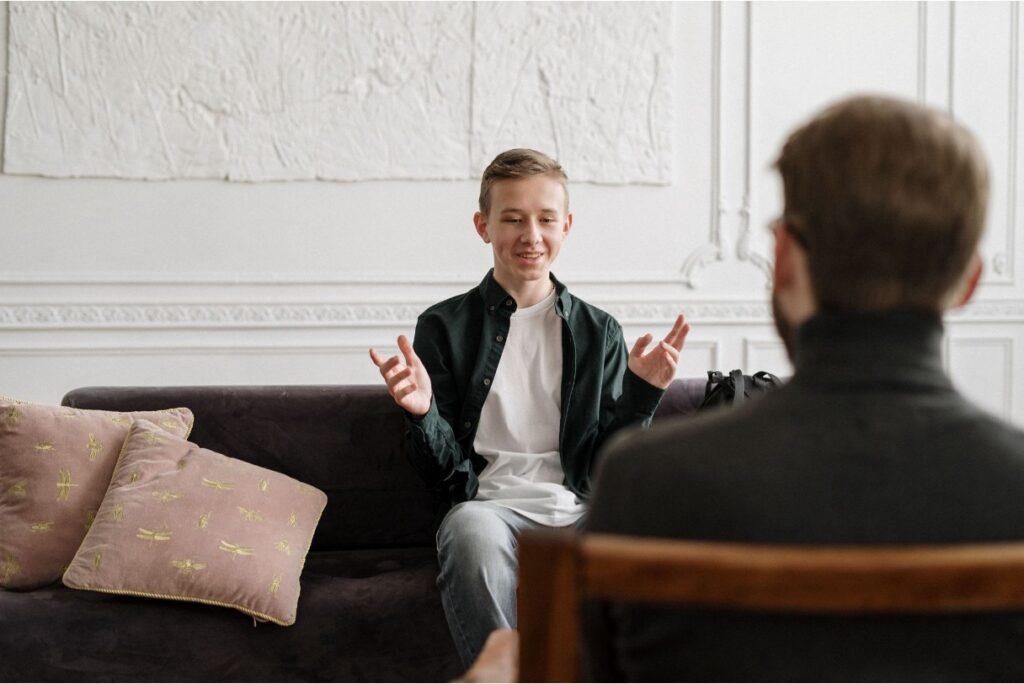 Teen undergoing a PHP session with a therapist 